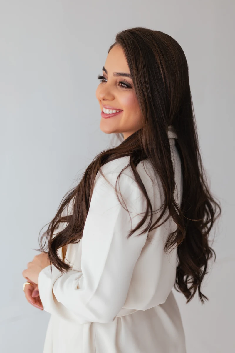 Ariane Marques, maquiadora e empreendedora